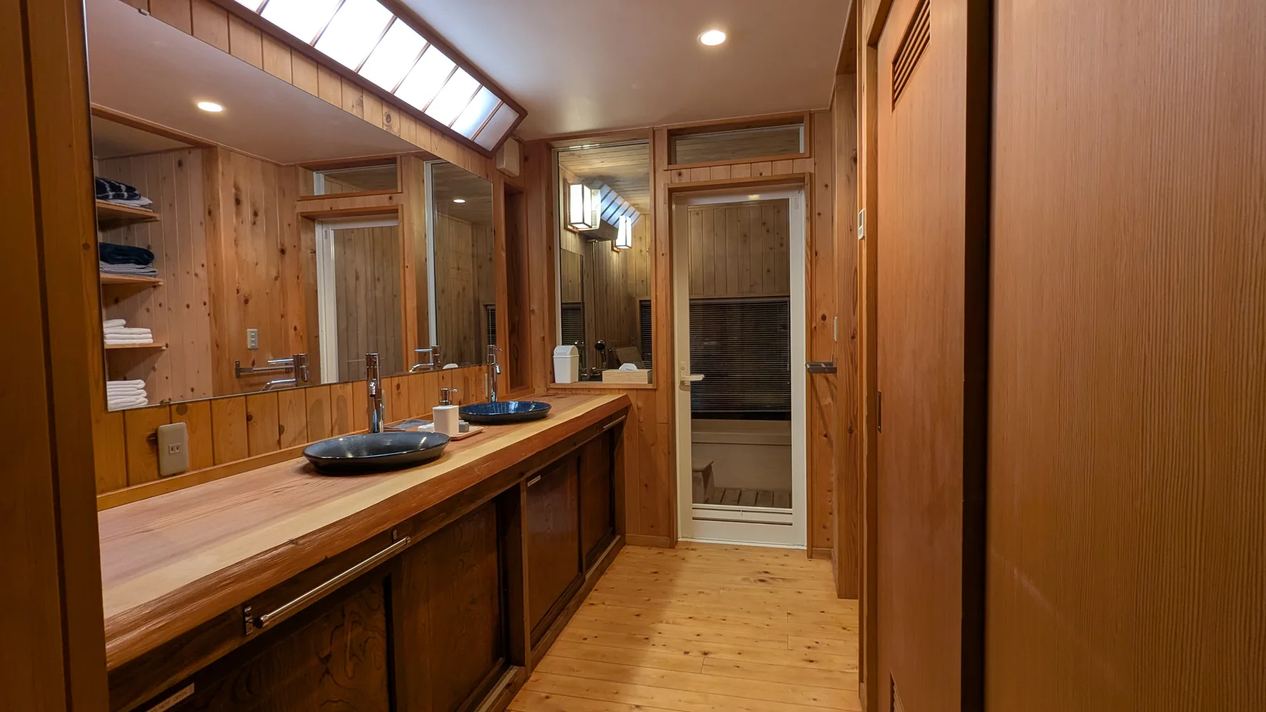 Bathroom vanity area